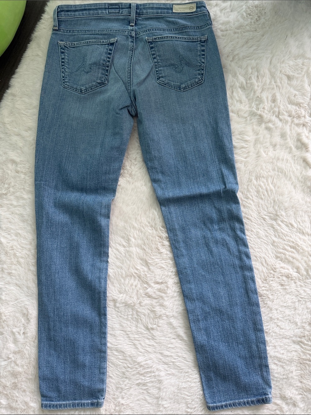 Women's Light Wash Jeans - Stretch Slim - Picture 6 of 8